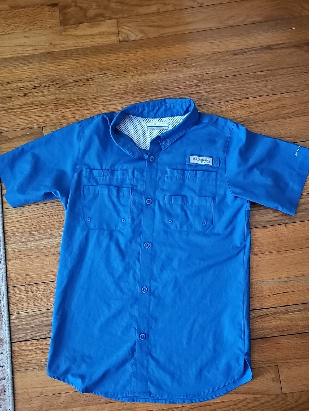 Columbia Short Sleeve Button-Down Shirt in Bright Blue